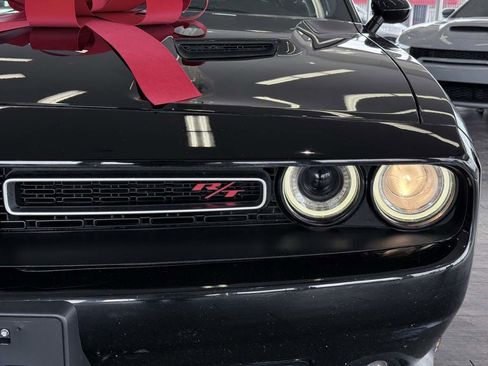 Used 2018 Dodge Challenger R/T Scat Pack w/ Leather Interior Group image 8