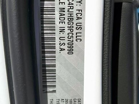 Certified 2023 Jeep Grand Cherokee Limited image 19