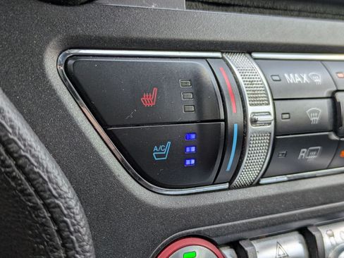 Used 2018 Ford Mustang Premium RWD image 19