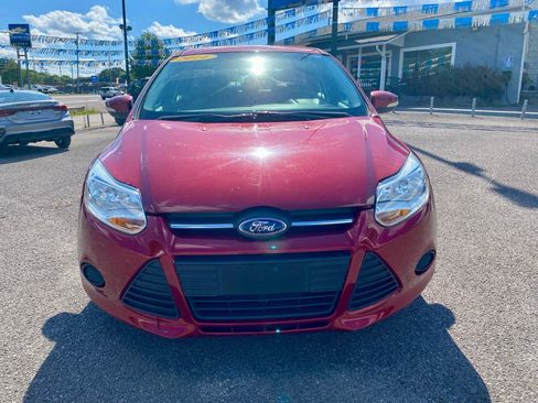 Used 2014 Ford Focus SE FWD image 2