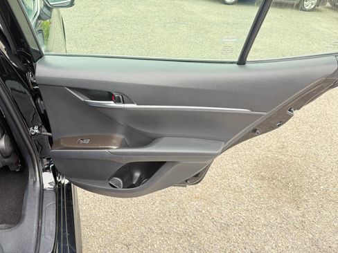Used 2021 Toyota Camry SE image 34