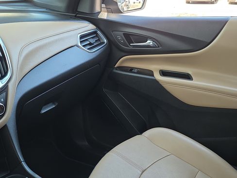 Used 2023 Chevrolet Equinox Premier image 26