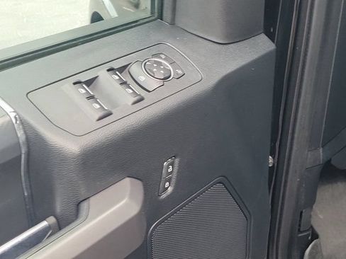 Used 2019 Ford F150 XLT w/ Equipment Group 302A Luxury AWD/4WD image 16