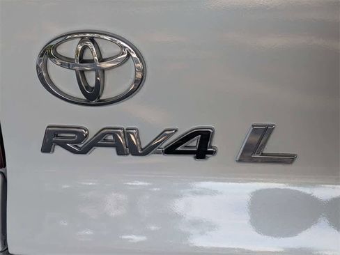 Used 2004 Toyota RAV4 image 14