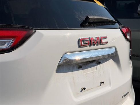 Used 2022 GMC Terrain SLT image 16