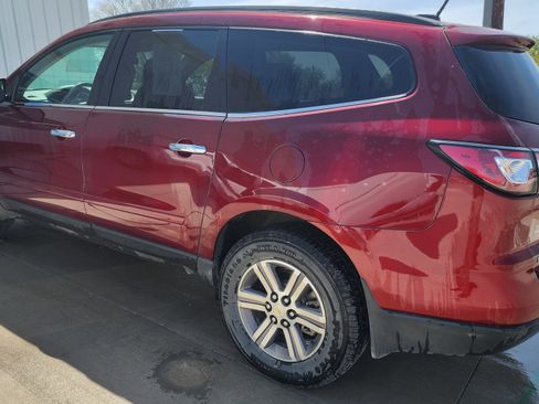 Used 2017 Chevrolet Traverse LT FWD image 5