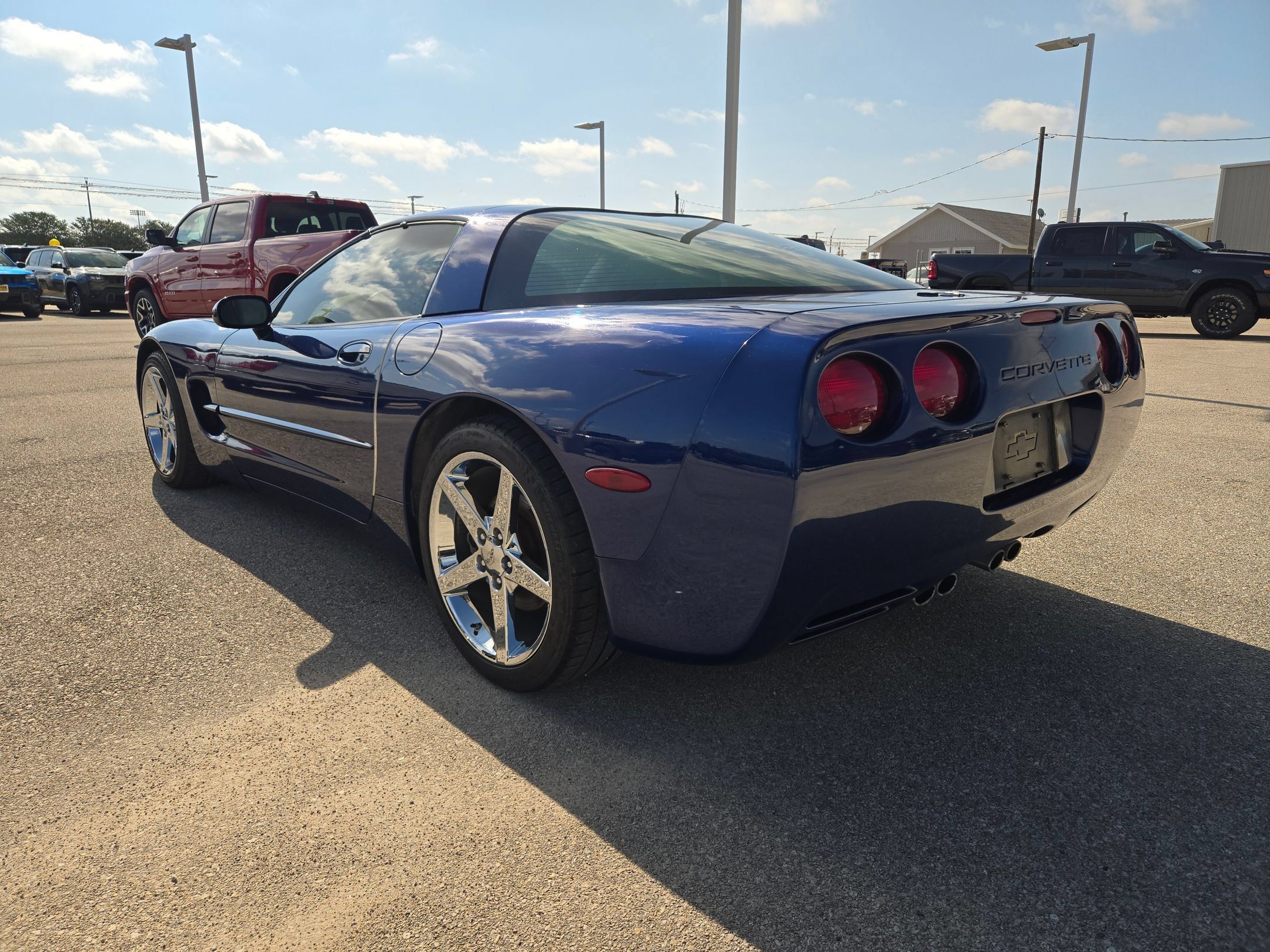 Used 2004 Chevrolet Corvette Coupe w/ Preferred Equipment Group RWD image 5