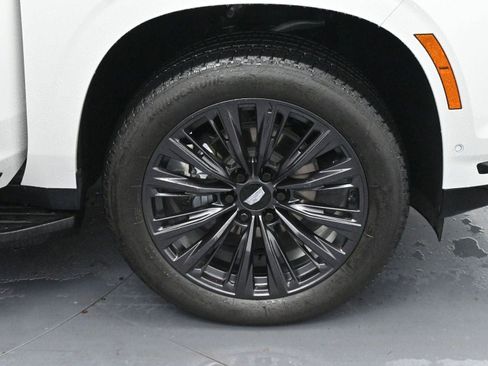 Certified 2025 Cadillac Escalade Sport w/ LPO, ONYX Package AWD/4WD image 41