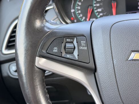 Used 2020 Chevrolet Trax LT w/ LT Convenience Package AWD/4WD image 19