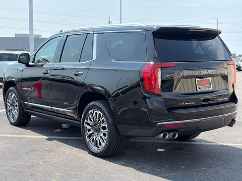 Used 2024 GMC Yukon Denali Ultimate AWD/4WD image 9
