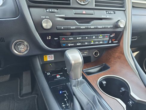 Used 2022 Lexus RX 350L FWD w/ Premium Package image 24