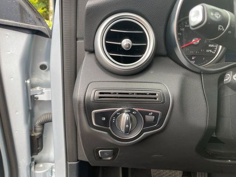 Used 2023 Mercedes-Benz GLC 300 4MATIC Coupe image 14