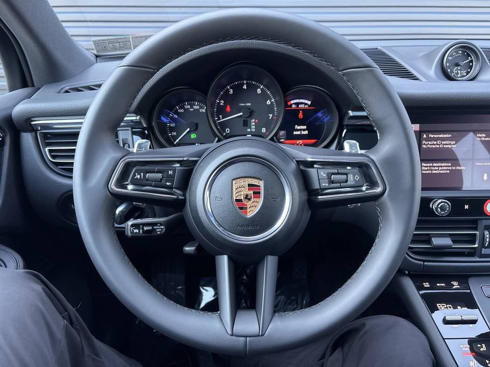 Certified 2026 Porsche Macan AWD/4WD image 12