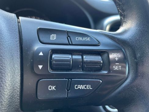 Used 2016 Kia Sorento SX image 12