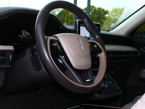 Used 2021 Lincoln Corsair Reserve w/ Equipment Group 201A image 16