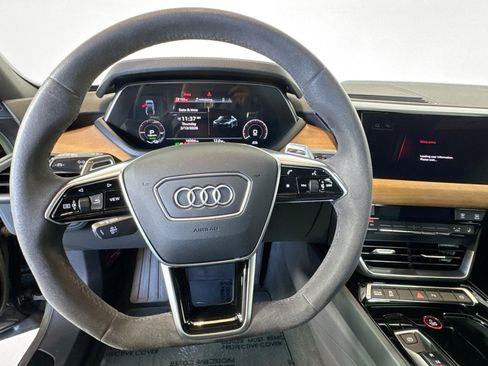 Used 2023 Audi e-tron GT Premium Plus image 11