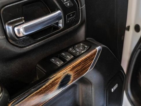 Used 2022 Chevrolet Silverado 3500 High Country w/ Technology Package image 39