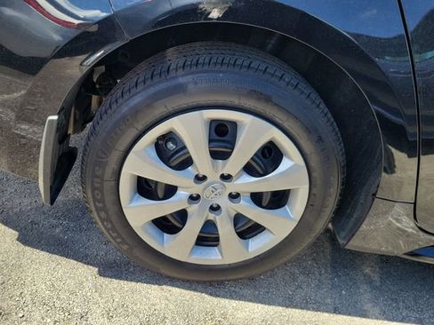 Used 2025 Toyota Corolla LE image 5