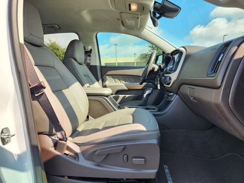 Used 2022 GMC Canyon Denali image 20