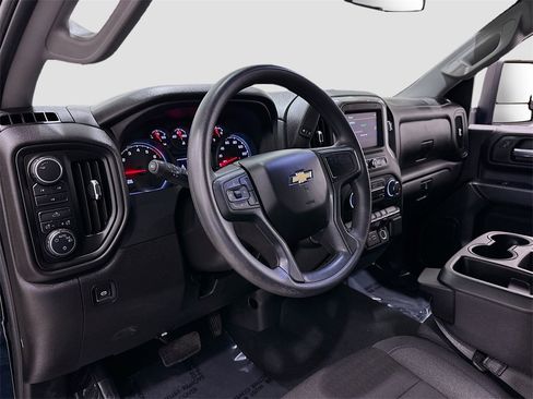 Used 2025 Chevrolet Silverado 2500 Custom w/ Custom Convenience Package image 9