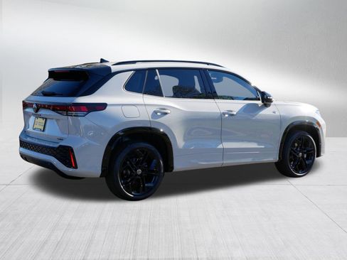 New 2026 Volkswagen Tiguan SE R-Line image 4