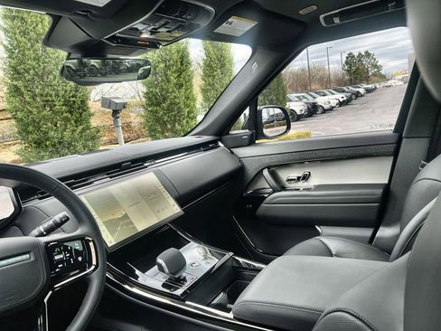 New 2026 Land Rover Range Rover Sport Dynamic SE AWD/4WD image 13