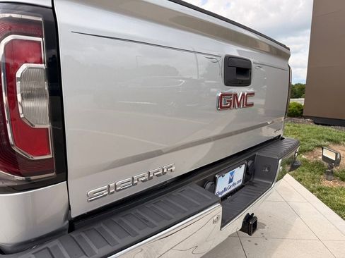 Used 2018 GMC Sierra 1500 SLT w/ SLT Premium Package RWD image 32