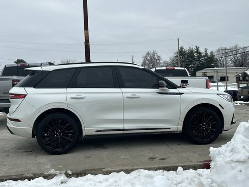 Used 2023 Lincoln Corsair Reserve w/ Equipment Group 202A image 5