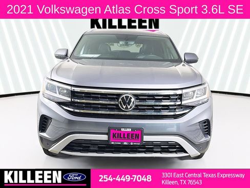 Used 2021 Volkswagen Atlas Cross Sport SE image 2
