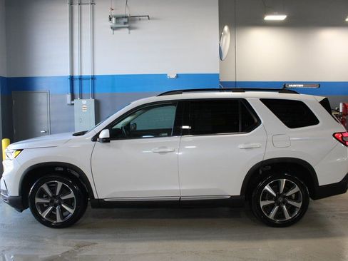 Used 2023 Honda Pilot Touring image 15
