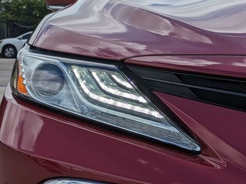 Used 2021 Toyota Camry XLE w/ Navigation Package FWD image 10