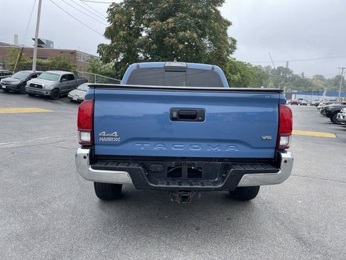 Used 2019 Toyota Tacoma SR5 AWD/4WD image 4