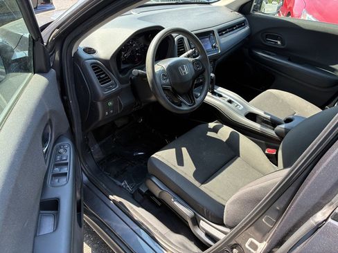 Used 2019 Honda HR-V LX image 7