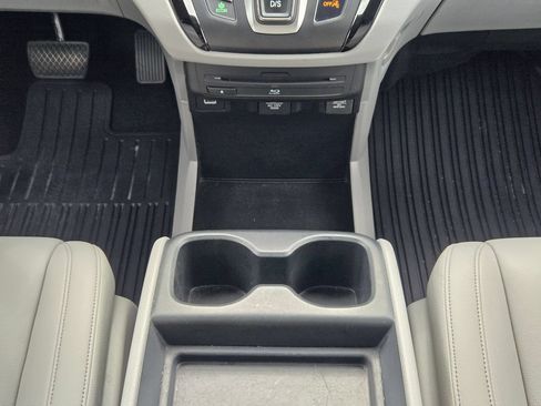 Used 2024 Honda Odyssey Touring image 18