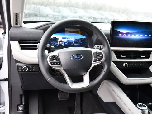 New 2026 Ford Explorer Active image 12