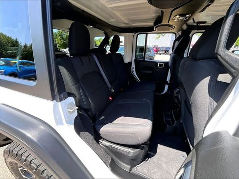 Used 2023 Jeep Wrangler Unlimited Rubicon 4xe w/ Cold Weather Group AWD/4WD image 16