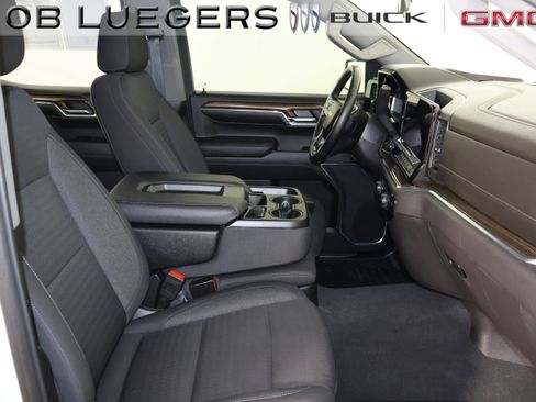 Certified 2024 Chevrolet Silverado 1500 LT AWD/4WD image 18