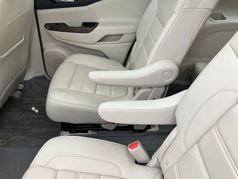 Used 2021 GMC Acadia Denali w/ Denali Ultimate Package image 7