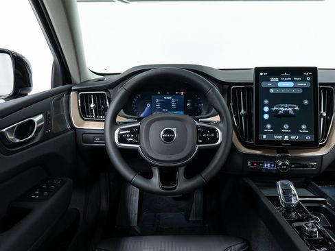 New 2026 Volvo XC60 T8 Ultra w/ Protection Package Premier image 17