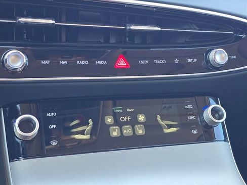 New 2026 Genesis GV70 2.5T Select AWD/4WD image 19