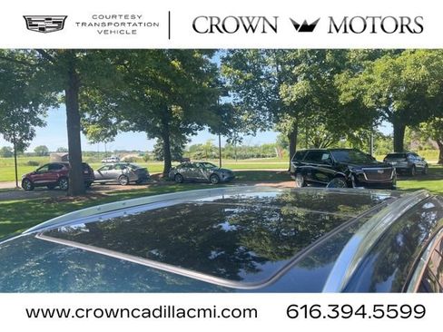 Used 2025 Cadillac XT5 Premium Luxury image 6