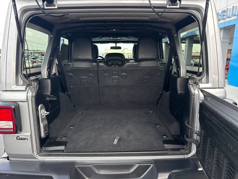 Used 2020 Jeep Wrangler Unlimited Sahara AWD/4WD image 29