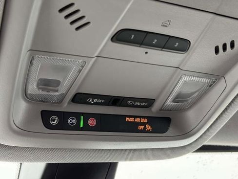 Used 2023 GMC Acadia SLT image 34