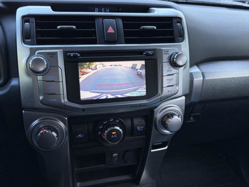 Used 2017 Toyota 4Runner SR5 AWD/4WD image 19