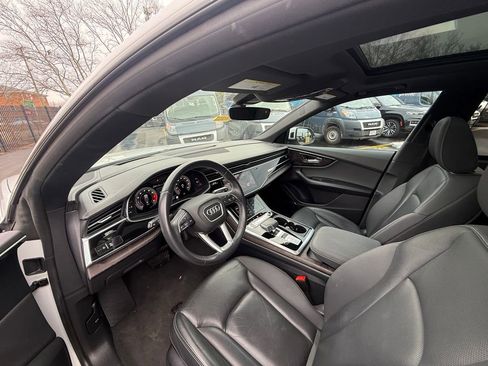 Used 2021 Audi Q8 Prestige w/ Prestige Package image 11