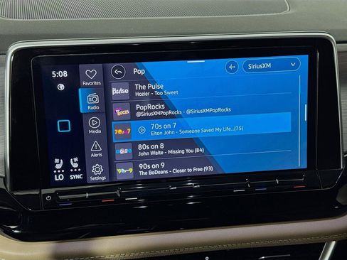 Used 2024 Volkswagen Atlas Cross Sport SE image 15