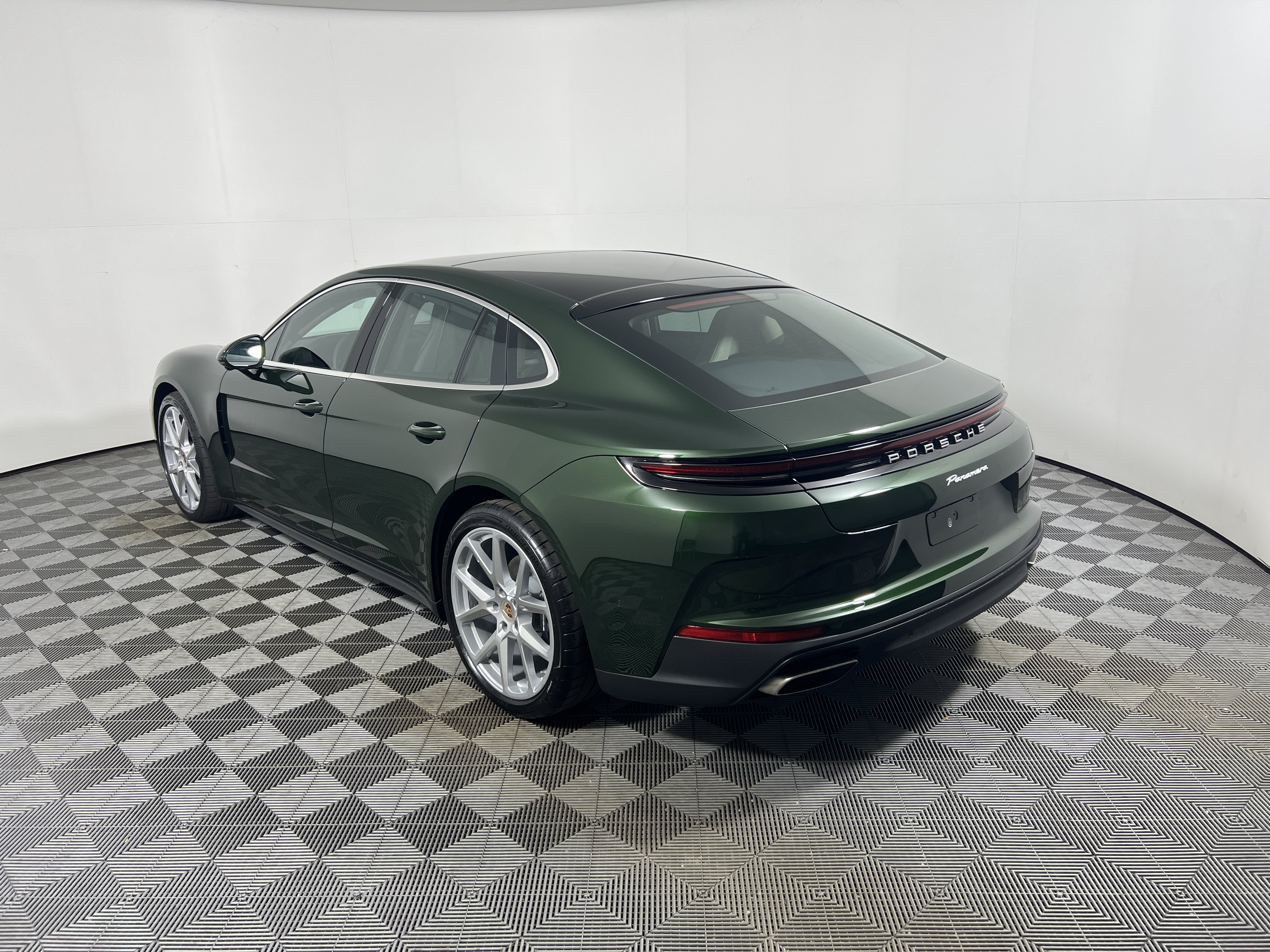 New 2026 Porsche Panamera RWD image 3
