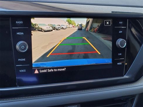 Used 2022 Volkswagen Taos SEL image 16