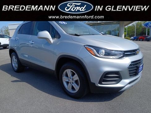 Used 2019 Chevrolet Trax LT w/ LT Convenience Package AWD/4WD image 1