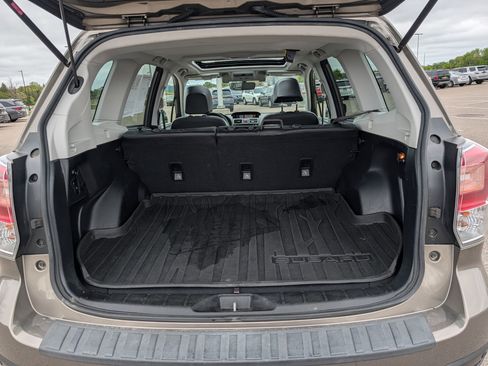 Used 2018 Subaru Forester 2.5i Touring AWD/4WD image 18